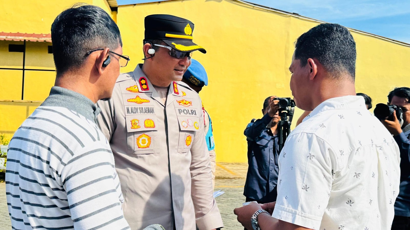 Usai Pimpin Apel, Kapolres Gowa Periksa Sikap Tampang dan Kelengkapan Surat Personel