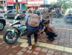 Pamenwas Strong Point Bantu Pengendara Mogok Saat Lakukan Kontrol Kegiatan di Gowa