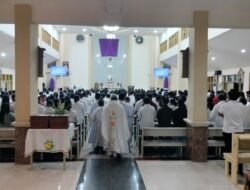 Polsek Somba Opu Bersama TNI Amankan Ibadah Kamis Putih di Gereja Katolik St Simon Petrus Gembala