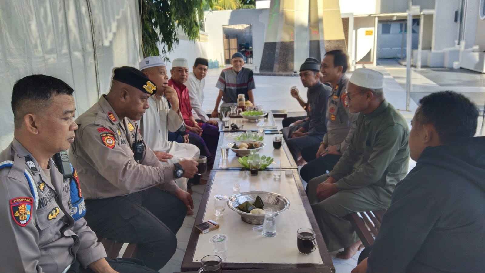 Pererat tali silaturahmi, Kapolsek Somba Opu sambangi Tokoh Masyarakat.