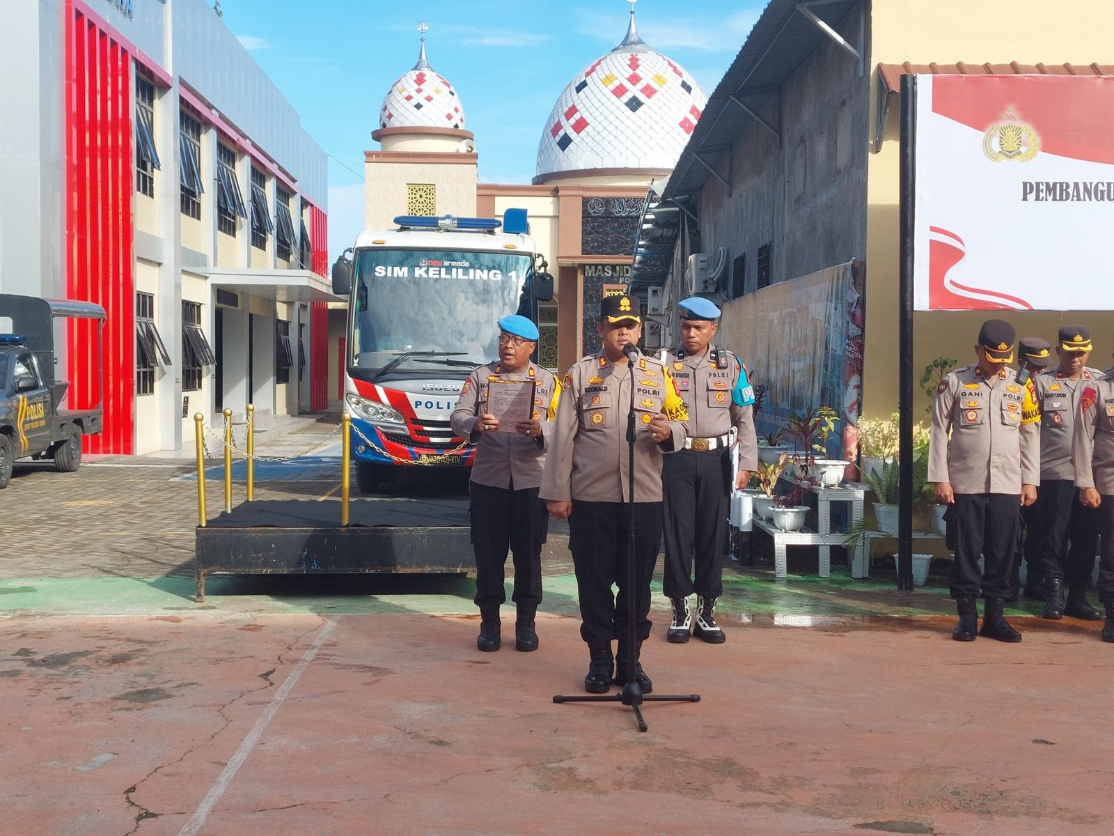 Pererat Silaturahmi Usai Idul Fitri 1446 H, Personel Polres Gowa Gelar Apel Pagi dan Halal Bihalal