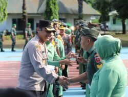 Kunjungan Silaturahmi ke Kodim 1409/Gowa, Kapolres Gowa Berikan Ucapan Selamat Kepada Personel yang Naik Pangkat