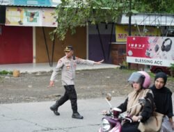 Wakapolres Gowa Turun Langsung Atur Lalu Lintas Macet di Sekitar Kampus UIN Alauddin Makassar