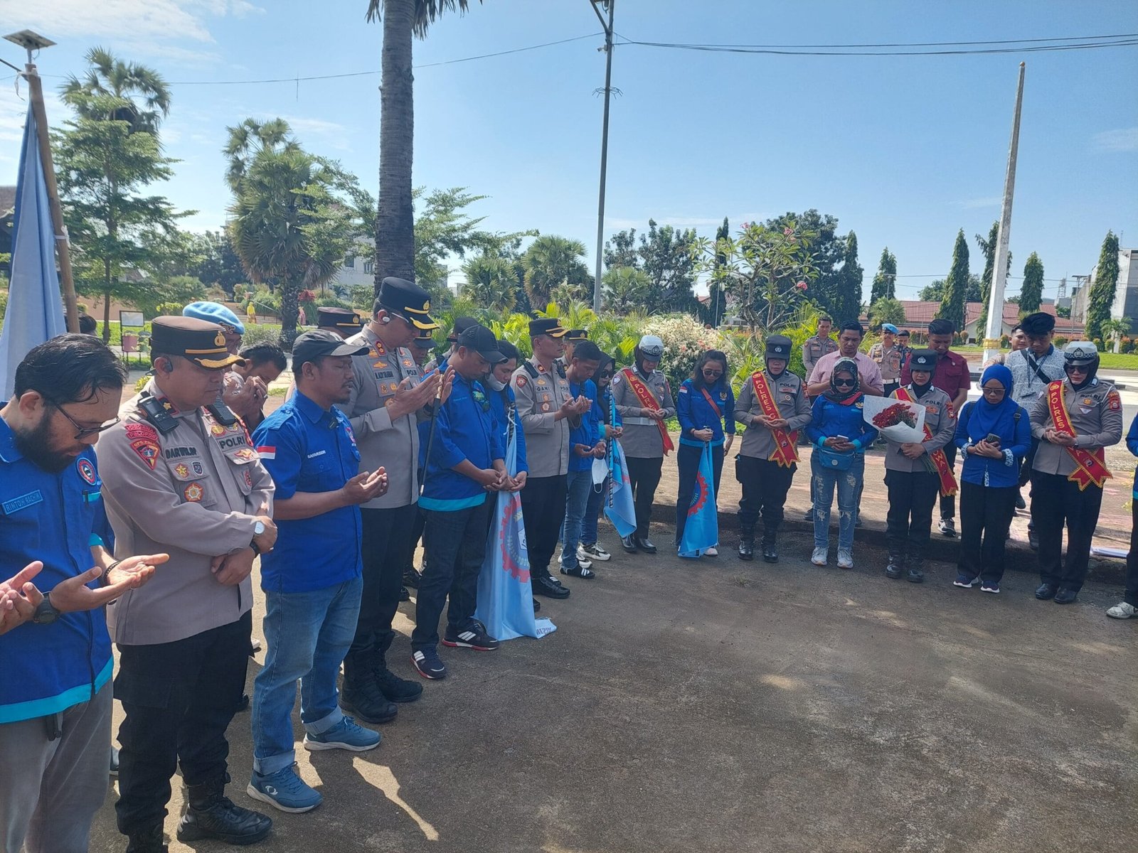 Peringati Hari Buruh, Kapolres Gowa Gelar Doa Bersama dengan Buruh KSPSI di Halaman Museum Balla Lompoa