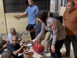 Personel Satnarkoba Polres Gowa Gelar Kegiatan Jum’at Berkah, Bagikan Nasi Kotak kepada Tahanan Narkoba