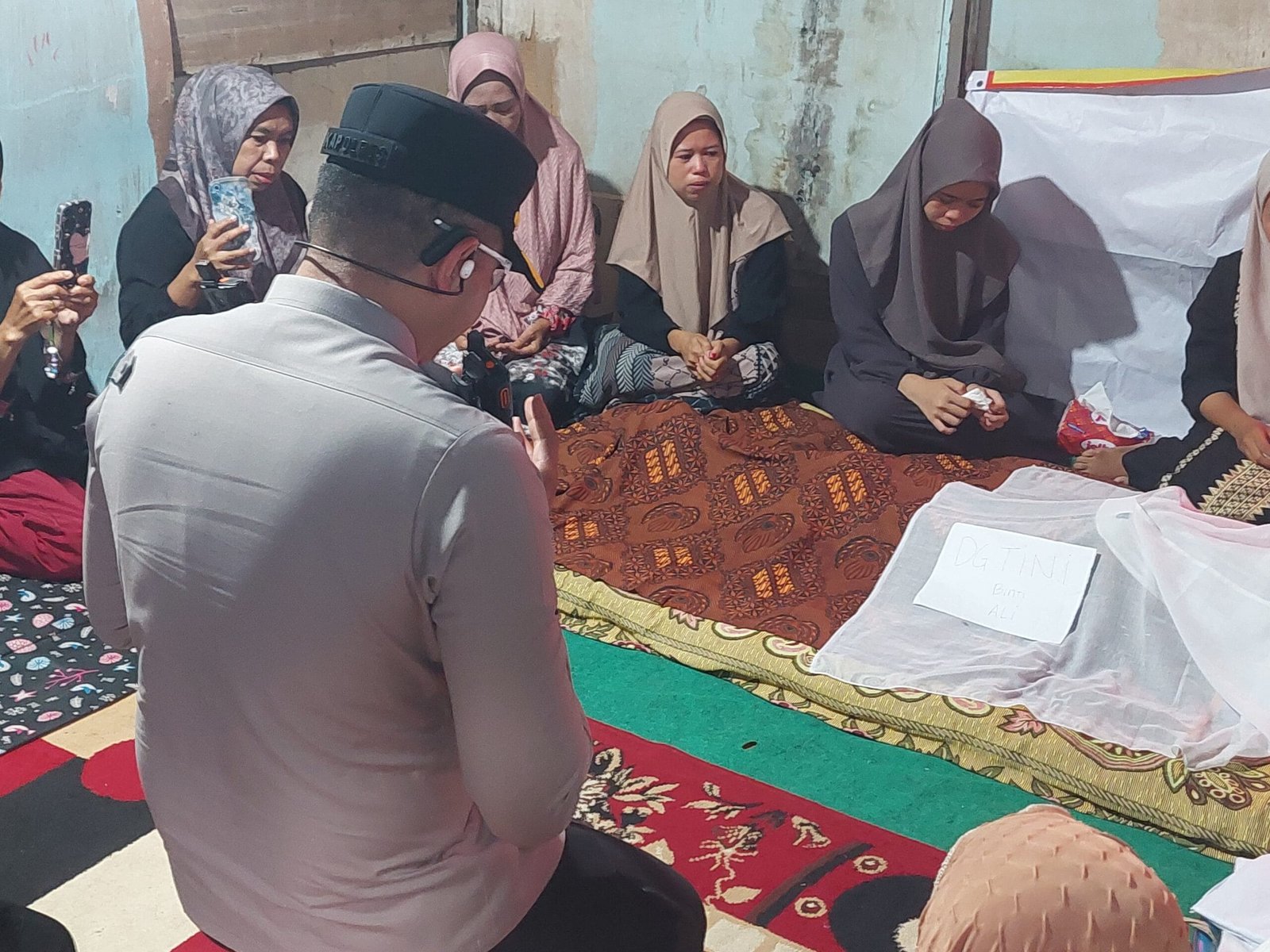 Kapolres Gowa Melayat ke Rumah Duka Ibu Kartini, Penerima Program Bedah Rumah Sinergitas Kamtibmas